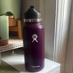 Hydro Flask Purple Vacuum-Insulated Water Bottle